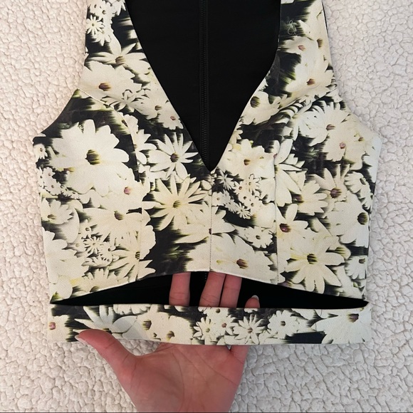 NICHOLAS Crop Top - Picture 5 of 10